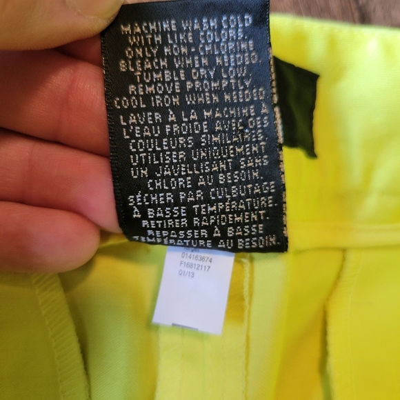 Y2K Mossimo Bright Yellow Shorts - Picture 5 of 5